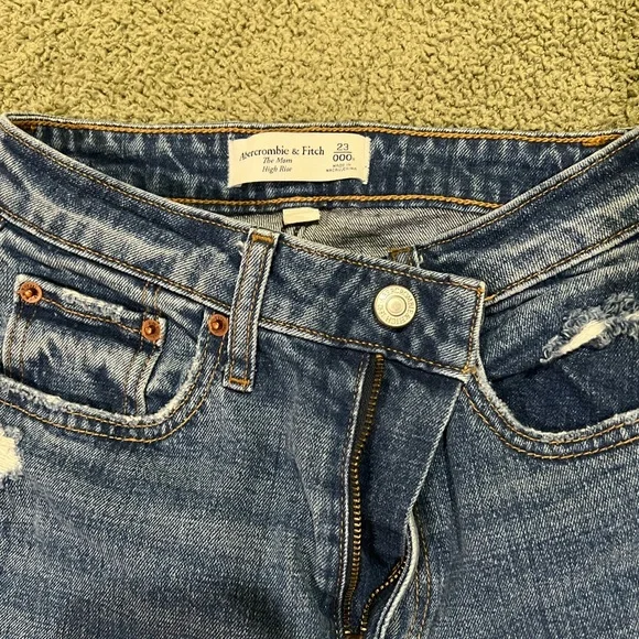 Abercrombie The mom high rise 000(23) regular length - Picture 3 of 3